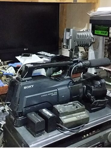 projektor qiymətləri: Wekilde gorduyunuz Sony SD 1000 kamerani komlekt satiram. Projektor