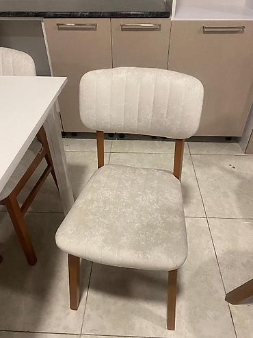 metbex stulları: Metbex masasi ve elave 4 eded stul satilir.unvan Kohne Gunesli — 2