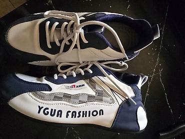 Koftalar, sviterlər: Uşaq kapüşonlu svitşotları dəsti Məlumat: - Ölçülər: 10, 11 yaş - — 21