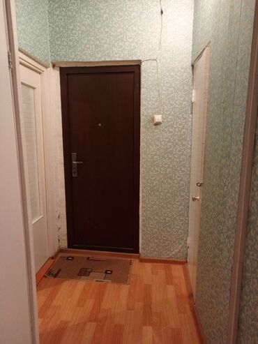 дом бег кунгой: 1 бөлмө, 34 кв. м, 105-серия, 4 кабат, Эски ремонт