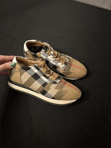 idman sortikleri: Burberry krasofka teze kimidir hec bir problemi yoxdu 18manata satilir — 1