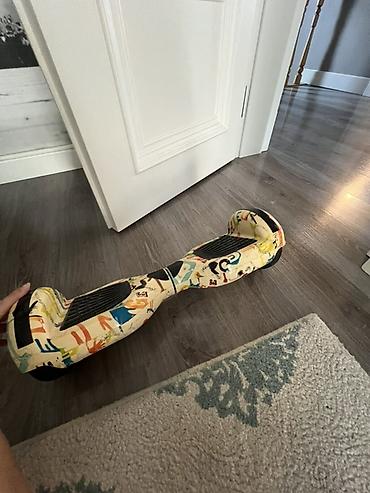 Электротранспорт: Qraffiti üslubunda rəngli dizayna malik elektrik hoverboard (özünü — 1