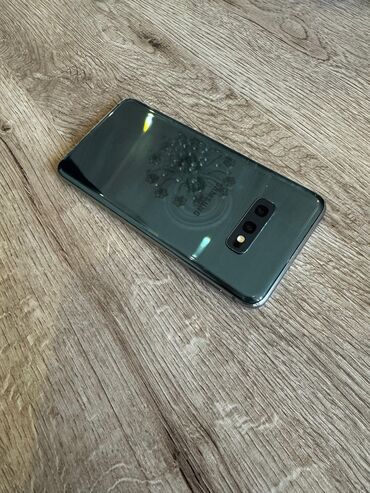 Acura: Samsung Galaxy S10e, rəng - Yaşıl, Barmaq izi