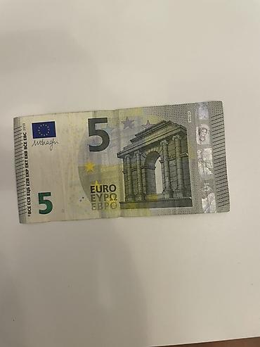 kohnə pullarin alisi: Məhsul: Kağız pul kolleksiya dəsti Tərkibi: - Ukrayna 1 qrivna — 3