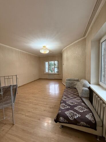 Долгосрочная аренда домов: 200 м², 7 комнат, Парковка — 7