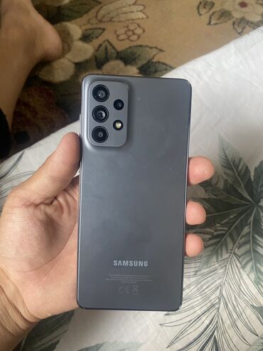 смарт часа: Samsung Galaxy A73 5G, Б/у, 128 ГБ, цвет - Серый, 2 SIM, eSIM