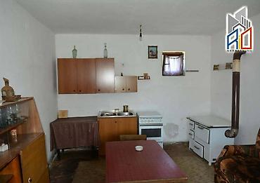 seoske kuce mrcajevci: Na prodaju kuća u Crvenoj Jabuci kod Uba površine 100m2 površina placa — 6
