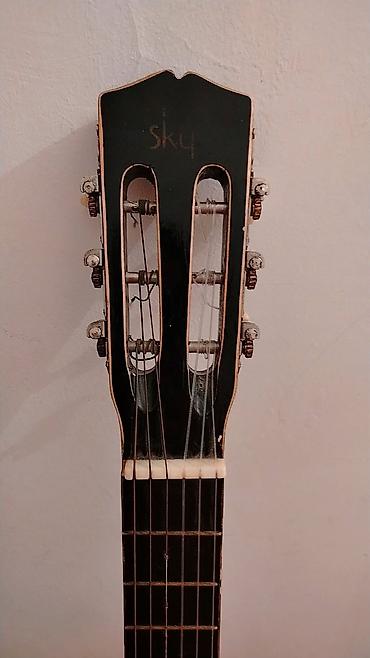 Спорт и хобби: Endirim olacaq. Uzunlugu 97sm. Qiragi bir az sinib amma gitarani — 2