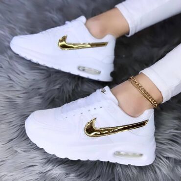 Patike: Nike air max command patike

Novo
Brojevi 36 do 41 — 2