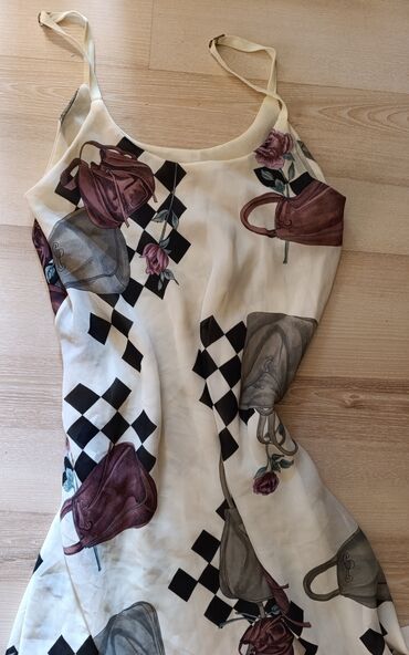 Haljine: Haljine S
500-800din
rasprodaja 🛍️ — 12