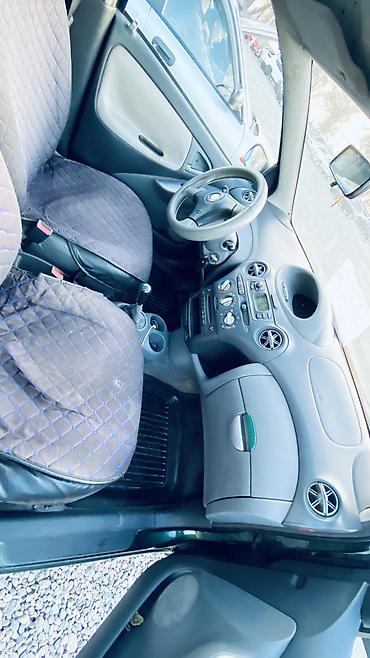 vaz 2105: Toyota Yaris: 2001 г., 1 л, Механика, Бензин, Хэтчбэк — 4