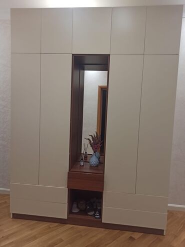 Dolablar: 4 qapılı Düz dolab, Dəhliz dolabı