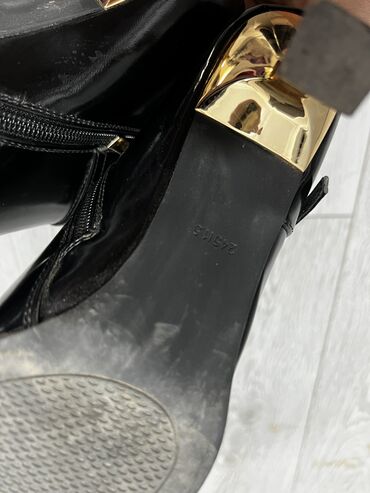 Ботинки и ботильоны: Черные демисезонные ботинки на каблуке - Элегантные полусапожки из — 5