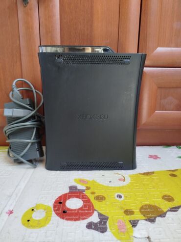 приём холодильников: XBOX360 120GB нету жостиков испозаваная 2 месяца назад поткльчается на