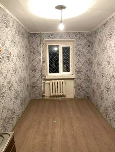 срочно продаётся 1 комнатная квартира в районе ошского рынка по улице кенсуйская: 1 комната, 13 м², Общежитие и гостиничного типа, 1 этаж