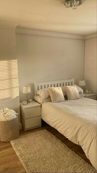 xırdalanda 4 otaqlı bina evləri: 1 otaqlı ev içində əşyaları ilə günlük 20Azn əlaqə nömrəsi Bakıda