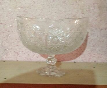 Konfet qabları: 1.Kanfet qabı-30 2.Kanfet qabı -35 3.Vaza -90 4.Vaza -60 5.Meyvə qabı — 5