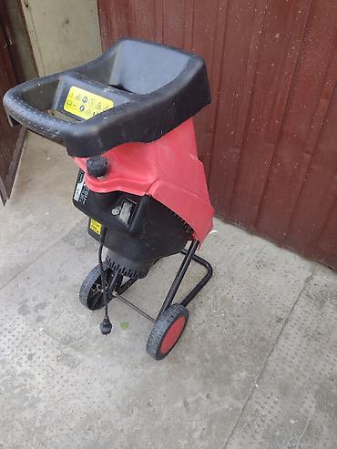 Ostali alati i mašine: Sečka za grane 2400 W - model MATRIX GS 2400-40 Snaga 2400 W max na lalafo.rs — 10 Ostali alati i mašine: Sečka za grane 2400 W - model MATRIX GS 2400-40 Snaga 2400 W max — 10