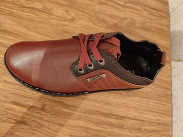 puma обувь: 450 сом 
42 размер 
самовывоз