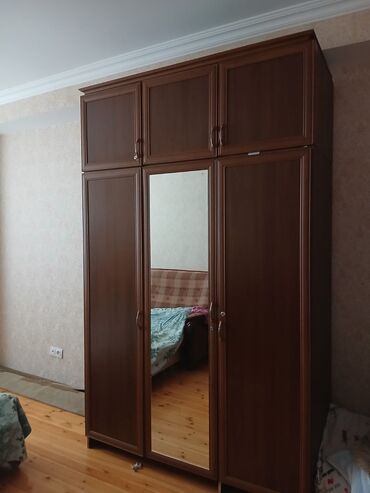 Mətbəx mebeli: İşlənmiş, 3 qapılı Düz dolab, Qarderob, paltar dolabı
