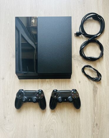 4 portlu modem: Playstation 4 yaddaş 500 gb ideal vəziyyətdə plombları üstündə. 2 ədəd