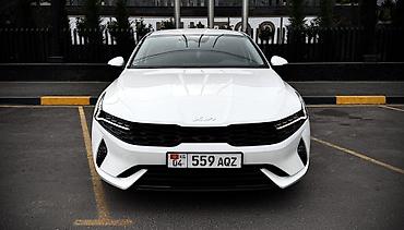 Kia K5: 2022 г., 2 л, Вариатор, Гибрид, Седан