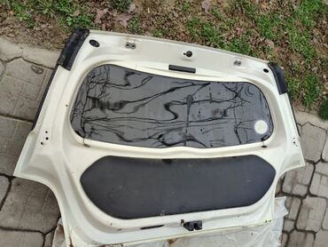 чехол на тайота ист: Крышка багажника Toyota 2003 г., Б/у, цвет - Белый,Оригинал