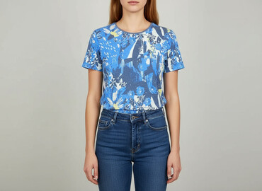 t shirty pattern: Women`s T-shirt, size S