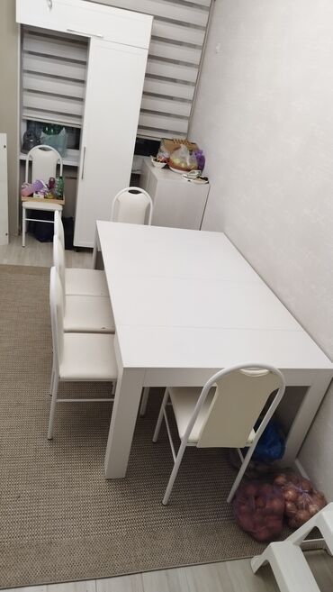 раздвижной полированный стол: Кухонный Стол, цвет - Белый, Б/у