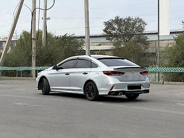 митсубиси фуссо: Hyundai Sonata: 2018 г., Седан — 6