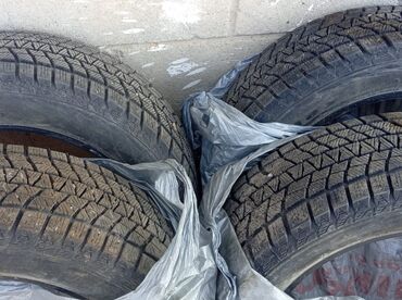 Шины: Шины 215 / 60 / R 17, Зима, Новый, Комплект, Легковые, Китай, Maxxis