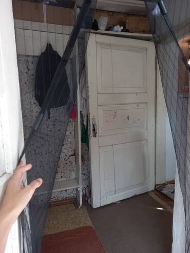 дом в аренду на долгий срок: Пол дом узаак убакытка ижарага берилет туш туалети бар газ бар 2 ком