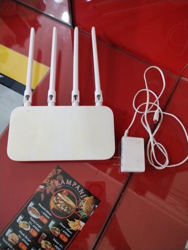 wifi modem: Vayfay yenidir istifade olunmayib 2ededdir deye satilir biri.cuzi