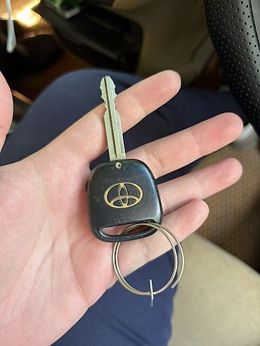 Ключи: Ключ Toyota Оригинал — 4