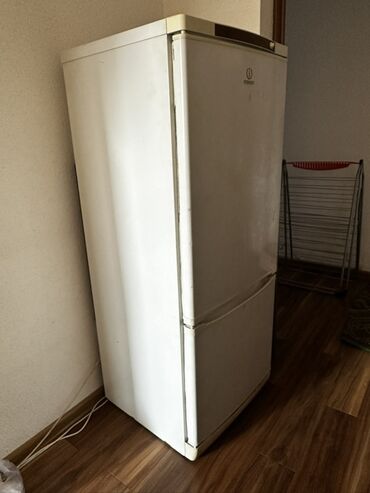 ноутбук купить дешево бу: Холодильник Indesit, Б/у, Двухкамерный