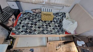 двухспальный кровать: Односпальная кровать, Б/у, С ящиком для хранения, длина - 200 см