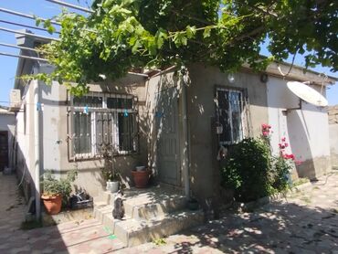 Həyət evləri və villaların satışı: Binəqədi qəs. 3 otaqlı, 110 kv. m, Kredit yoxdur, Yeni təmirli