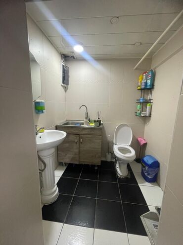 аренда гетз: Сдаю Офис, 38 м², В бизнес центре, 1 линия