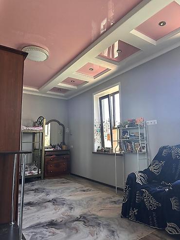 Продажа коттеджей и домов: Продается просторный дом с двумя этажами, расположенный на участке с — 11