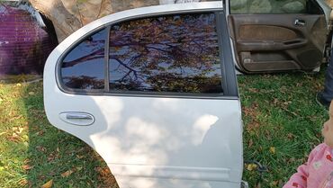 Двери и комплектующие: Комплект Nissan, Б/у, Оригинал — 3