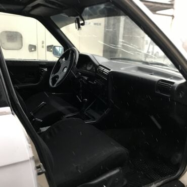 BMW: BMW 3 series: 1984 г., 1.6 л, Механика, Бензин, Седан — 9