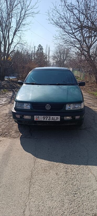 passat v4: Volkswagen Passat: 1993 г., Механика, Бензин, Седан