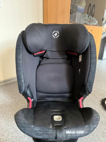 Автокресла: Автокресло, цвет - Черный, Б/у — 2