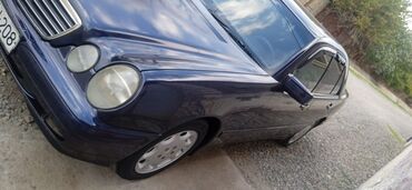 Mercedes-Benz: Mercedes-Benz 220: 2.2 l | 1997 il Sedan — 3