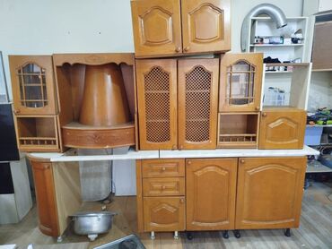 aspirator komuru: Mətbəx mebeli satılır. Qiymət 290 azn. Matreal ağacdan
