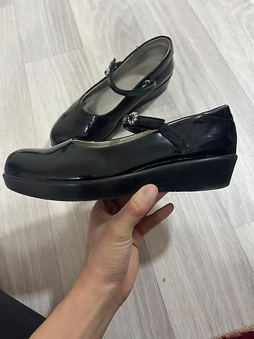 Детская обувь: Лаковые туфли для девочки - Цвет: черный, глянцевый (лаковая — 1