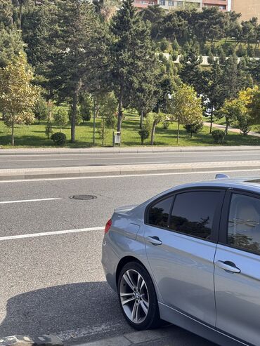 BMW: BMW 3 series: 2 l | 2013 il Sedan — 13