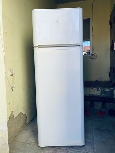 sac içi: Б/у 2 двери Indesit Холодильник Продажа, цвет - Белый, Встраиваемый