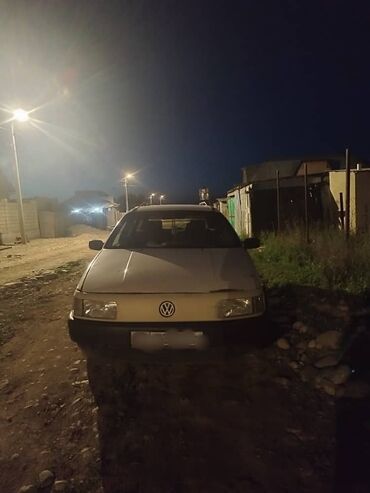 Volkswagen: Volkswagen Passat Variant: 1989 г., 1.8 л, Механика, Бензин, Универсал