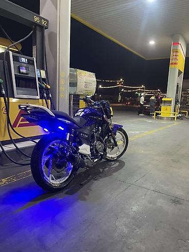 variator karopka nədir: Motosiklet – Naked tip, mavi/qara rəng sxemi, ağ disklər Texniki və — 2